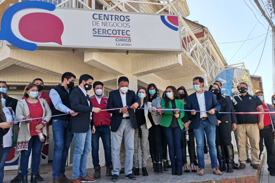 Delegado (s) encabezó inauguración de nuevo Centro de Negocios Sercotec en Licantén