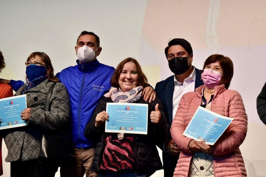 Entrega del Fondo Nacional del Adulto Mayor en la provincia de Curicó