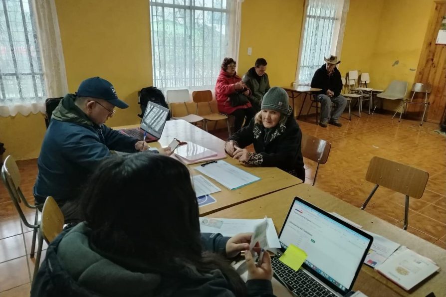 Delegación Presidencial Provincial de Curicó impulsa acceso a Subsidio Eléctrico: Más de 200 personas beneficiadas en operativo en terreno