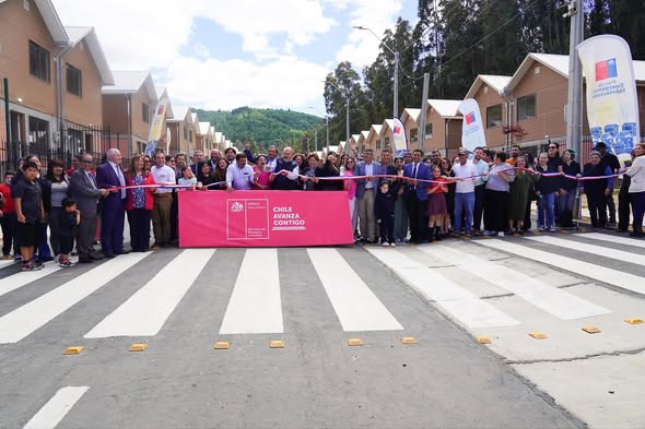 Cien familias de Licantén cumplen el sueño de la casa propia tras más de 20 años de espera