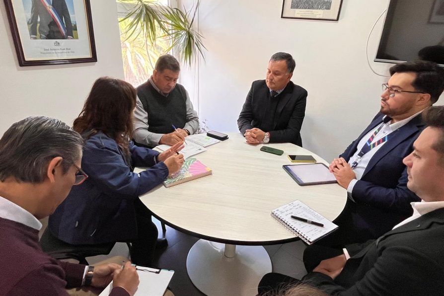 Delegado presidencial sostuvo reunión de trabajo con ejecutivos de CGE