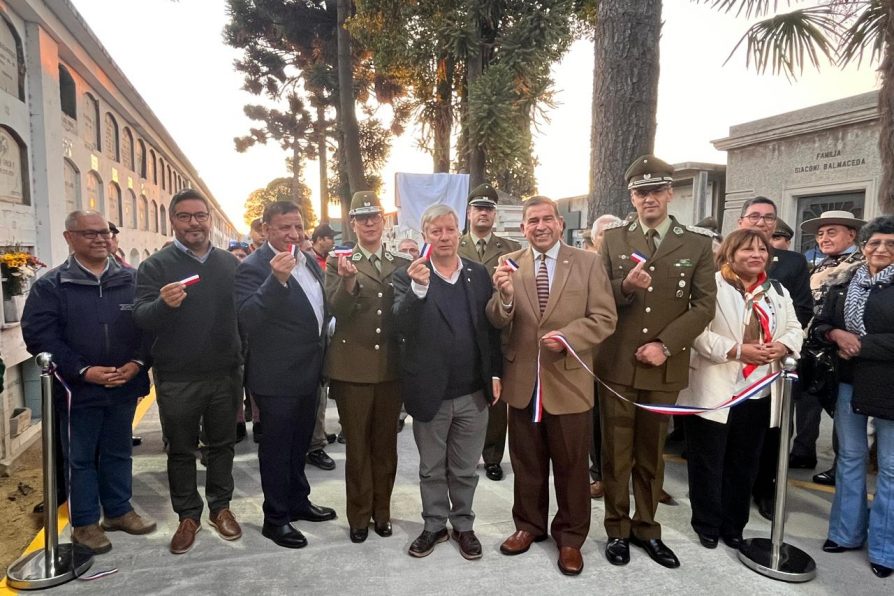 Delegado Óscar Águila participó en homenaje a Carabineros en el Cementerio Municipal de Curicó