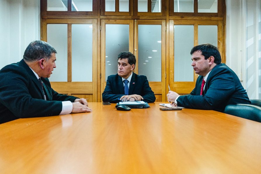 Delegado presidencial sostuvo reunión de trabajo con el jefe de la División de Gobierno Interior