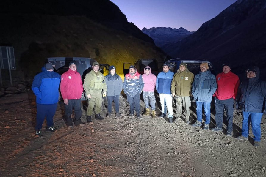 Delegación Presidencial coordinó rescate de tres hombres aislados en sector Laguna El Planchón