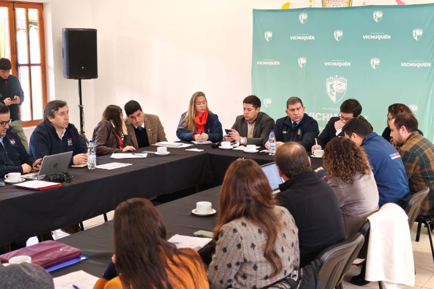 Mesa Intersectorial Lago Vichuquén: Delegación Presidencial Provincial de Curicó coordina acciones para la recuperación del sistema lacustre