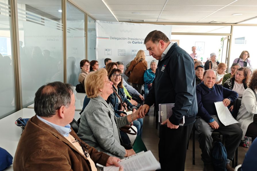 Cerca de 100 organizaciones de personas mayores de la provincia de Curicó firman convenios con Senama
